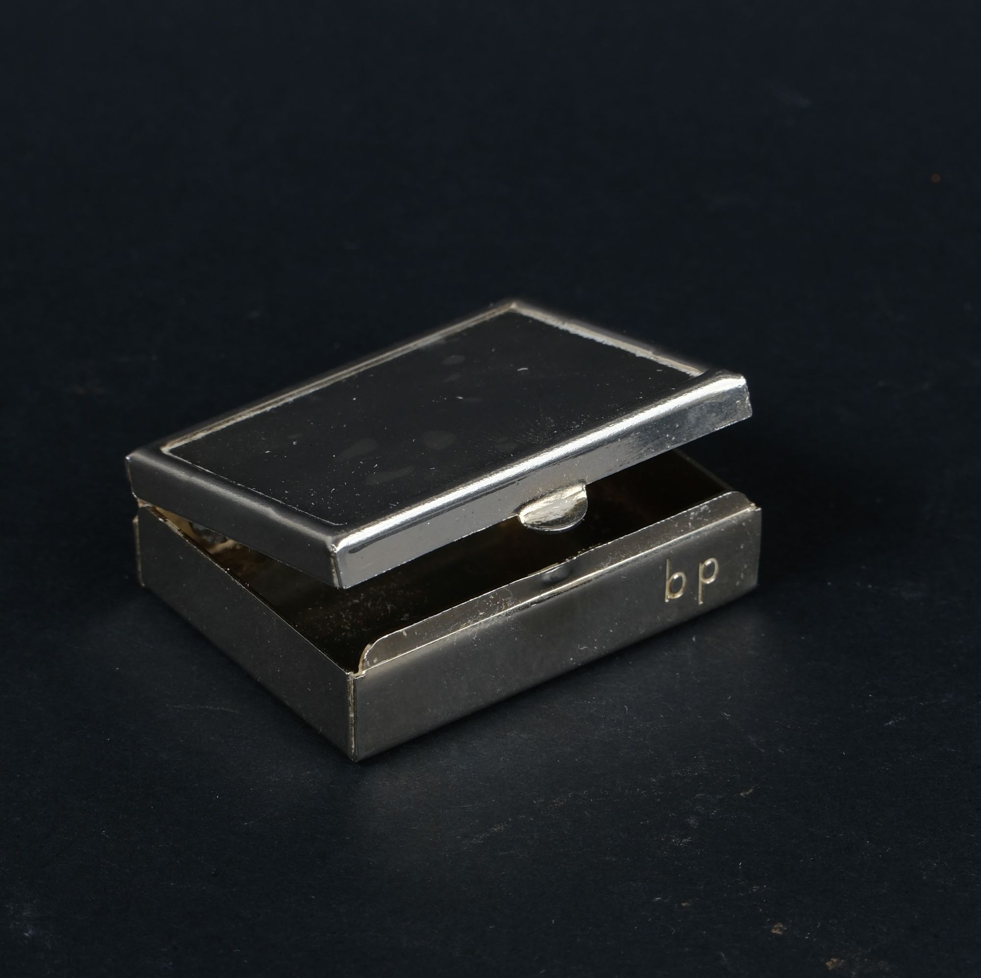 Silver-plated pillbox, ca. 1960 – UNIQUE